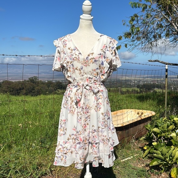 City Chic Dresses & Skirts - City Chic Floral V-Neck Mini Dress - White and Pink